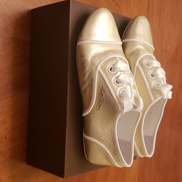 ♤ Louis Vuitton Gold Sneakers - Picture 2 of 6